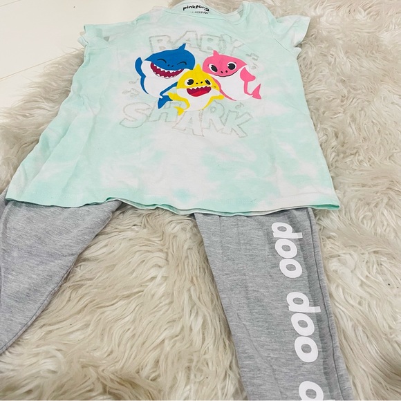 Baby Shark Pink Fong Matching Set - Picture 7 of 9